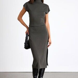 Lulus Ashford Grey Turtleneck Short Sleeve Sweater Midi Dress - Size M